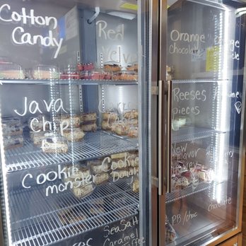 Momo's Cheesecakes - Cheesecakes 2/3 - Desserts Near Me - Ellsworth, Maine Momo's Cheesecakes - Cheesecakes 2/3 - Desserts Near Me - Ellsworth, Maine