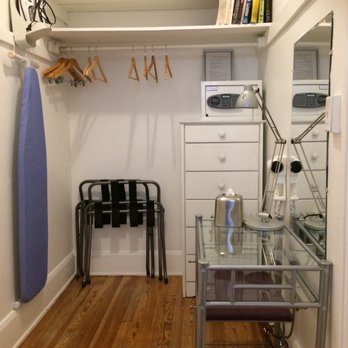 Hotel Ranola - Room 9 closet - Hotels Near Me - Sarasota, Florida Hotel Ranola - Room 9 closet - Hotels Near Me - Sarasota, Florida