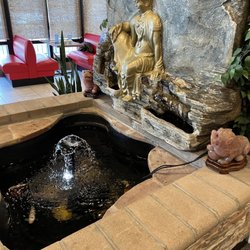 Da Han Mongolian BBQ - Front lobby fountain with Koi Fish!