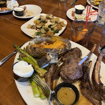 5th Tavern - Lamb chop was good - New American Near Me - Bloomfield Hills, Michigan