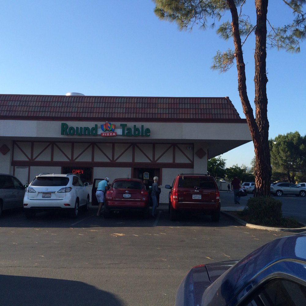 Round Table Pizza - Outside - Pizza Near Me - Gilroy, California