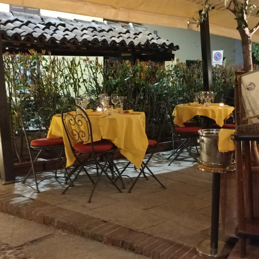 El Brellin - Outside dining at El Brellin - Lumbard Near Me - Milan, Michigan