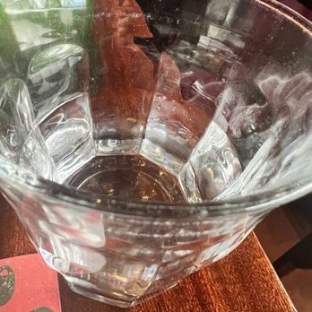Benny's Big Time Pizzeria - Dirty Water Glass Plate had dried cheese on it - Pizza Near Me - Wilmington, North Carolina