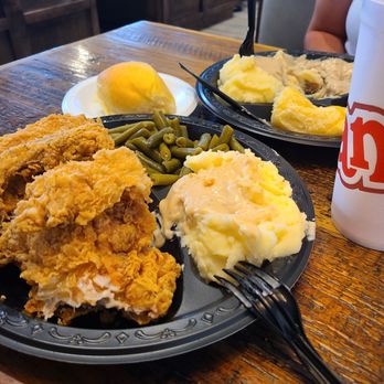 Grandy's - Two-piece fried chicken and country fried steak. - Breakfast & Brunch Near Me - Brunswick, Georgia