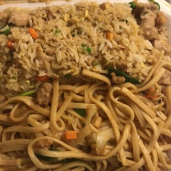 Mr Eggroll - Chicken lo mein with chicken fried rice - Chinese Near Me - Des Moines, Iowa
