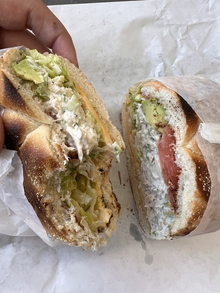 CHRIS’S DELI Updated August 2024 24 Photos & 34 Reviews 232 Old