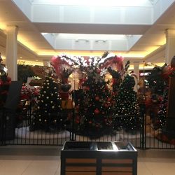 Champlain Place Shopping Centre - Santa's village