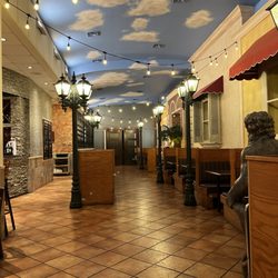 Roma Ristorante Italiano - Nice sky mural