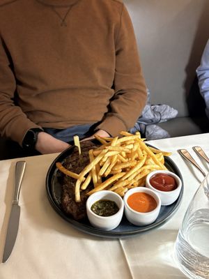 The Studio Kitchen & Cocktails by null