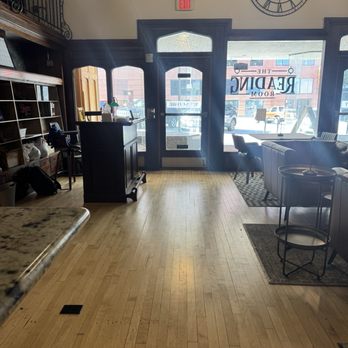 The Reading Room - Lounge - Lounges Near Me - Omaha, Nebraska