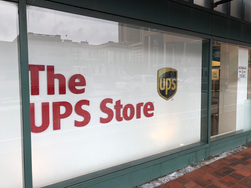 THE UPS STORE 11 Photos & 27 Reviews Printing Services 211 East