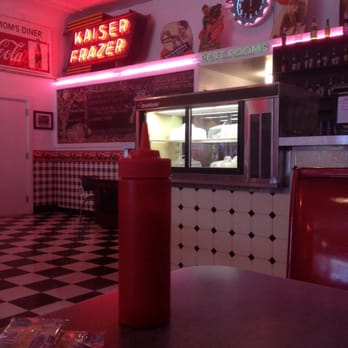 Mom's Diner - Diners Near Me - Archbold, Ohio