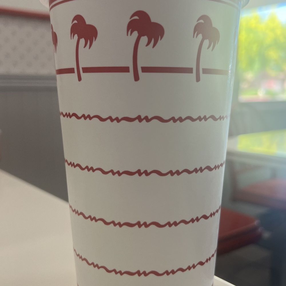 In-N-Out Burger - XL soda - Fast Food Near Me - Gilbert, Arizona