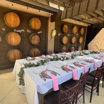 Wilson Creek Winery - Lunch table - Wineries Near Me - Temecula, California Wilson Creek Winery - Lunch table - Wineries Near Me - Temecula, California