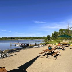 Swan Lake Resort & Campground - Sandy beach