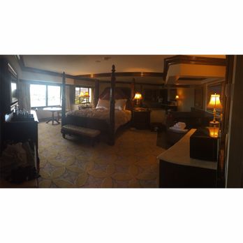 Peppermill Reno - Grand suite - Casinos Near Me - Reno, Nevada