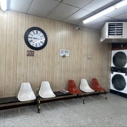Center Road Laundry - Opposite wall from entry