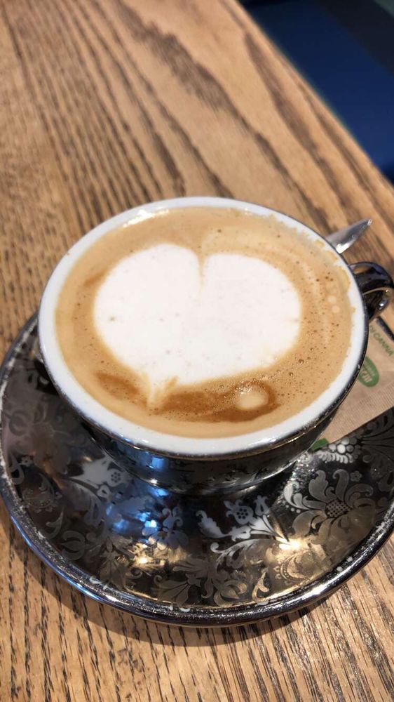 Pizzeria & Trattoria Mano-e-Mano MARK IS minatomirai