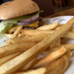 Green River Grill - Cheeseburger and fries