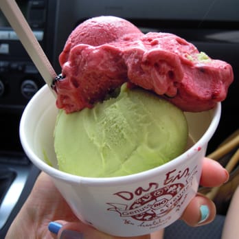 Das Eis - Matcha Grüntee & Himbeer-Holunder - Ice Cream & Frozen Yogurt Near Me - Frankfurt, HE