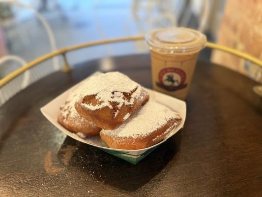 Cafe Beignet, Royal Street by null