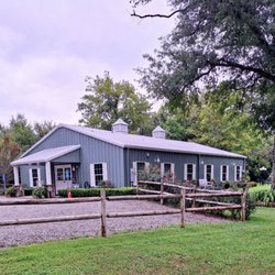 Fernbrook RV Park - Miss Mary's Place for banquets, receptions, or parties. Very nice facilities with a well maintained park behind building.