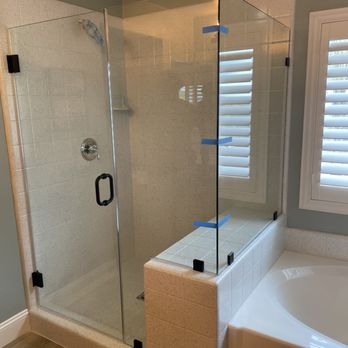 SoCal Custom Shower Doors - Clear Glass corner enclosure - Glass & Mirrors Near Me - Temecula, California