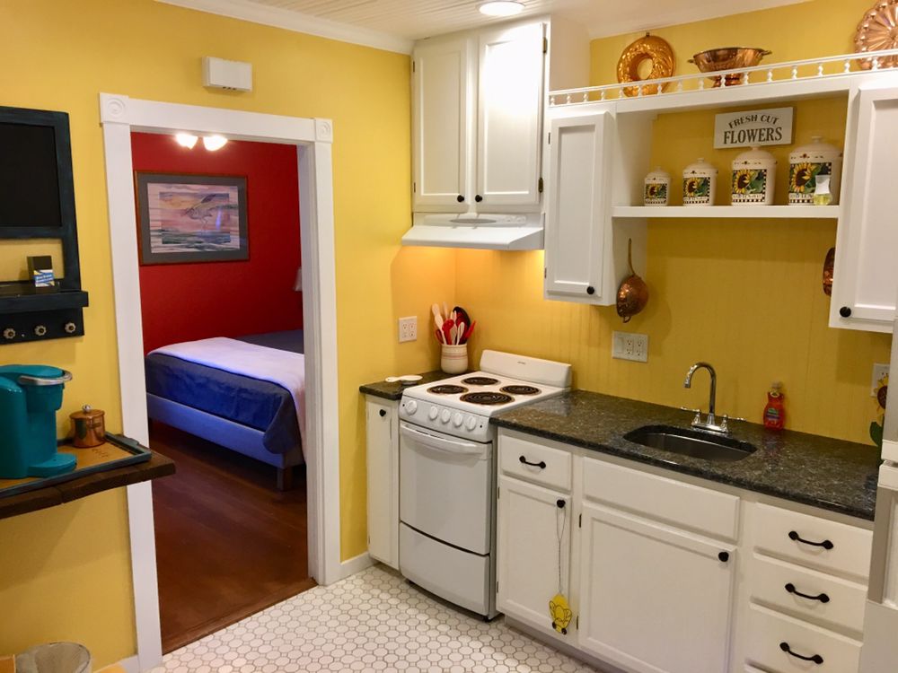 SUNFLOWER GARDEN COTTAGE Updated September 2024 11 Photos 408