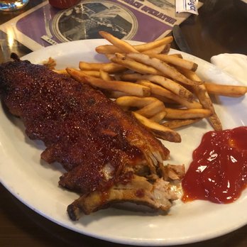 Fin's Eatery & Spirits - Sandwiches Near Me - New Baltimore, Michigan