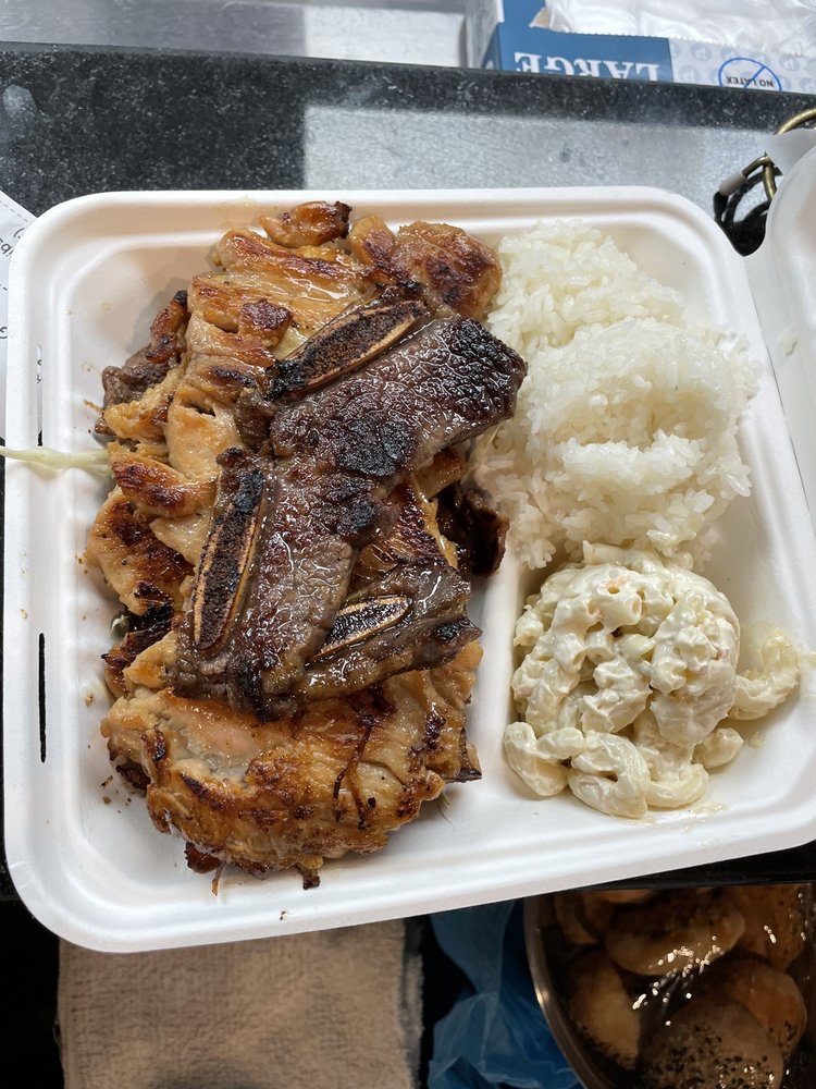 Food from Ohana Island Grill