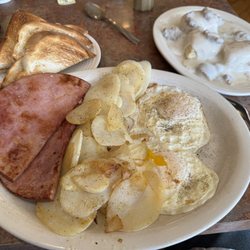Mel's Deli & Cafe - Flat top classic with a small side of biscuits and gravy