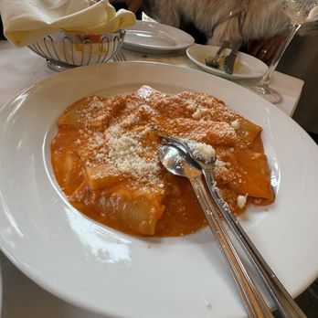 Il Pastaio - Italian Near Me - Beverly Hills, California Il Pastaio - Italian Near Me - Beverly Hills, California
