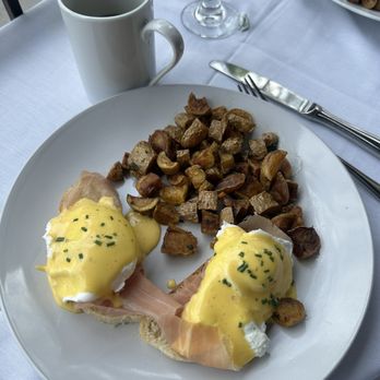 Floriana - Eggs Benedict - Bars Near Me - Wilmington, North Carolina Floriana - Eggs Benedict - Bars Near Me - Wilmington, North Carolina