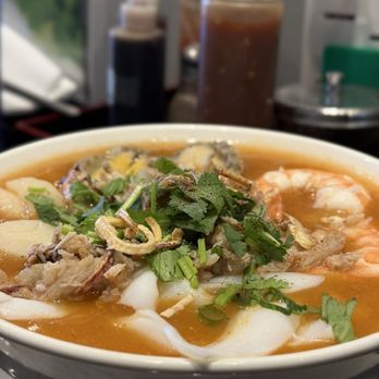 Binh Duong Quan - Special Binh Canh Duong Crab Udon (with Abalone, Scallops, Squid, Shrimp and Crab) - Vietnamese Near Me - Westminster, California Binh Duong Quan - Special Binh Canh Duong Crab Udon (with Abalone, Scallops, Squid, Shrimp and Crab) - Vietnamese Near Me - Westminster, California