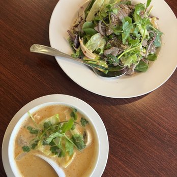 Sri Thai Cuisine - Tom Kha cup no tomato and beef salad - Thai Near Me - Vancouver, Washington Sri Thai Cuisine - Tom Kha cup no tomato and beef salad - Thai Near Me - Vancouver, Washington
