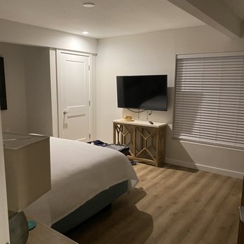 Escape Casey Key Resort & Marina - Bedroom - Resorts Near Me - Nokomis, Florida Escape Casey Key Resort & Marina - Bedroom - Resorts Near Me - Nokomis, Florida