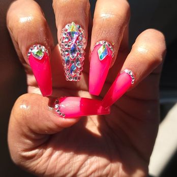 Lavish Lounge nails  - Nail Salons Near Me - Folsom, California