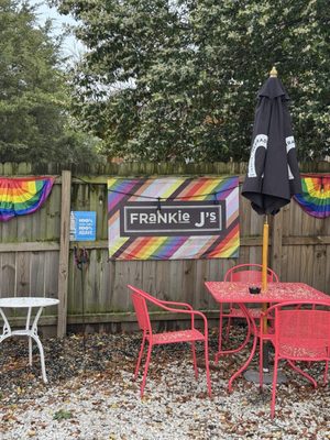 Frankie J's by null