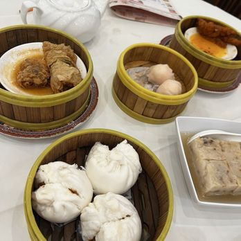 Happy Harbor - BBQ Pork Bao, Bean Curd Rolls, Turnip Cake, Chicken Feet, Shrimp HarGow - Dim Sum Near Me - Rowland Heights, California