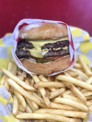 California Burgerz by null