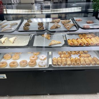 Red Rican - Pastry case - Puerto Rican Near Me - Campbell, Ohio Red Rican - Pastry case - Puerto Rican Near Me - Campbell, Ohio