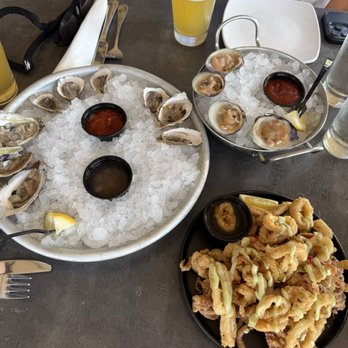 Dead Eye Dick's - Clams, oysters, calamari - New American Near Me - Block Island, Rhode Island