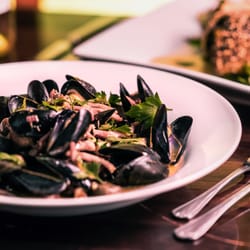 Green Park Brasserie - Full and varied menus