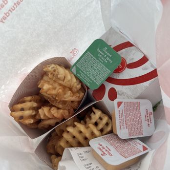Chick-fil-A - Long lines at the drive-thru, but they are efficient and fast, so practically no wait time! - Fast Food Near Me - Pasadena, California Chick-fil-A - Long lines at the drive-thru, but they are efficient and fast, so practically no wait time! - Fast Food Near Me - Pasadena, California