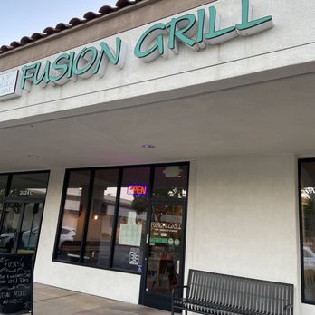 Fusion Grill - Front of restaurant, plenty of parking - New American Near Me - Thousand Oaks, California