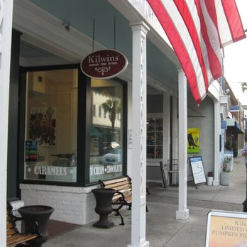 Kilwins Ice Cream - Chocolate - Fudge - a storefront with an american flag - Chocolatiers & Shops Near Me - Beaufort, South Carolina Kilwins Ice Cream - Chocolate - Fudge - a storefront with an american flag - Chocolatiers & Shops Near Me - Beaufort, South Carolina