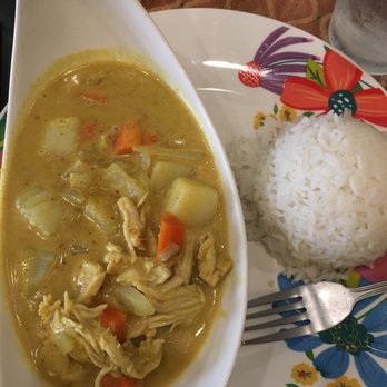 Thai Paradise - Yellow curry, lunch portion - Thai Near Me - Indianapolis, Indiana Thai Paradise - Yellow curry, lunch portion - Thai Near Me - Indianapolis, Indiana