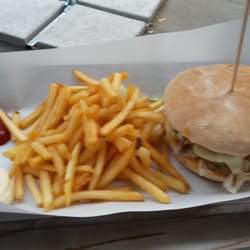 UNI Burger - Der Cheeseburger als Menü