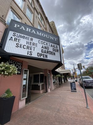 Paramount Cafe by null