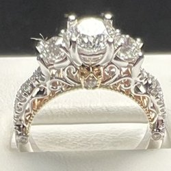 Giolliere Plaza Jeweler